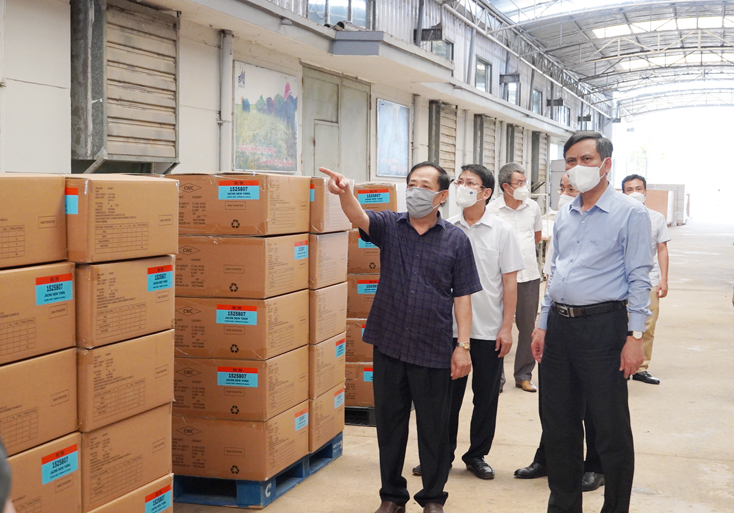 Kiểm soát dịch bệnh để phục hồi sản xuất kinh doanh