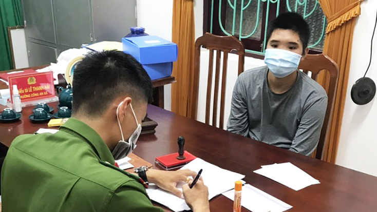 Bắt đối tượng tàng trữ 40 viên ma túy tổng hợp