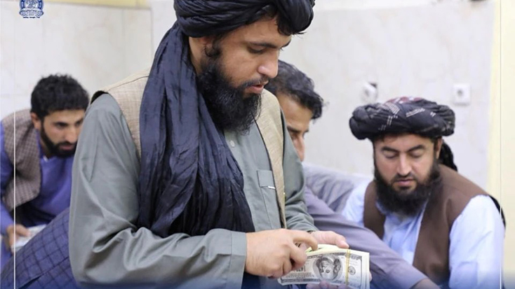 Afghanistan cạn kiệt tiền mặt từ trước khi Taliban nắm quyền
