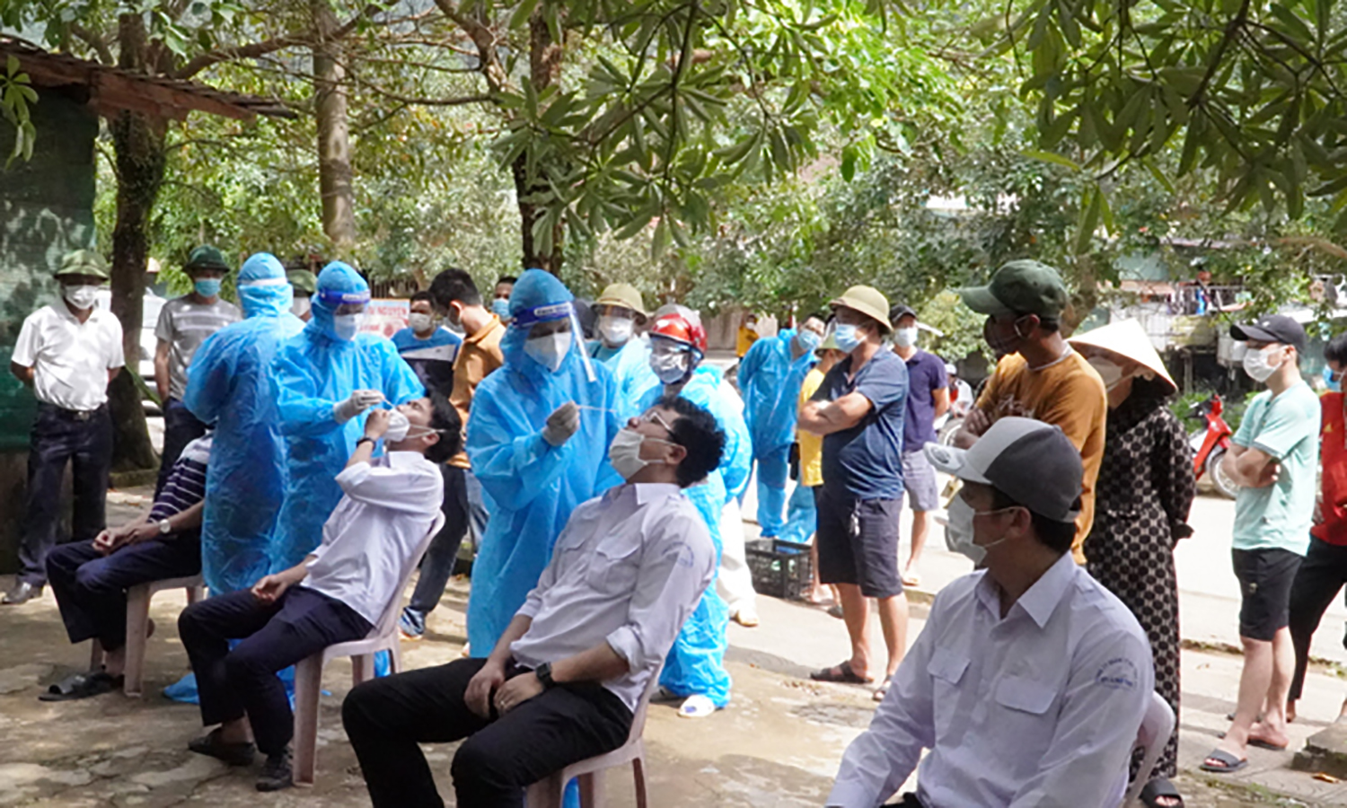 Thêm 13 ca nhiễm Covid-19 mới, trong đó có 4 ca trở về từ phía nam