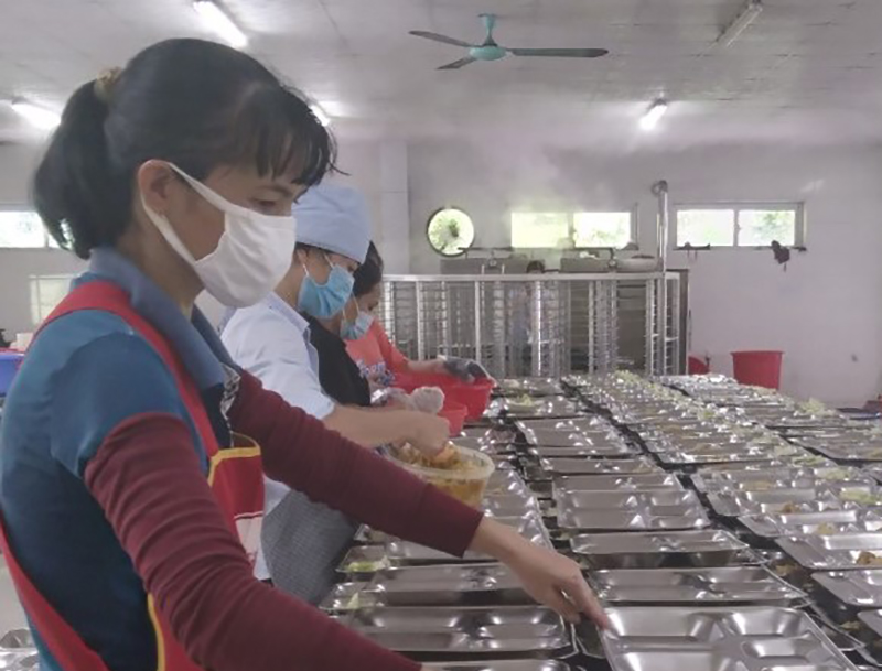 Nâng cao chất lượng bữa ăn ca cho người lao động