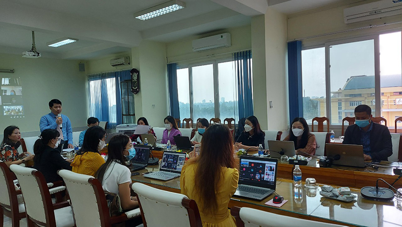 "Cách mạng công nghiệp 4.0 với việc đổi mới phương pháp giảng dạy và học tập các môn lý luận chính trị theo chương trình mới"