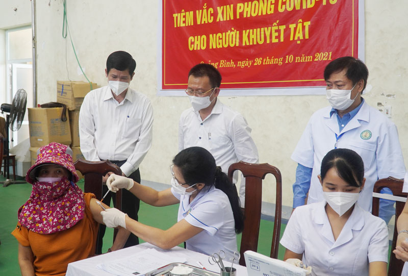 Quảng Bình triển khai tiêm vắc xin phòng Covid-19  cho người khuyết tật