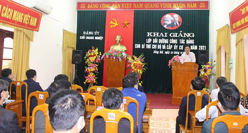 Khai giảng lớp bồi dưỡng công tác Đảng cho bí thư chi bộ và cấp ủy viên cơ sở năm 2021