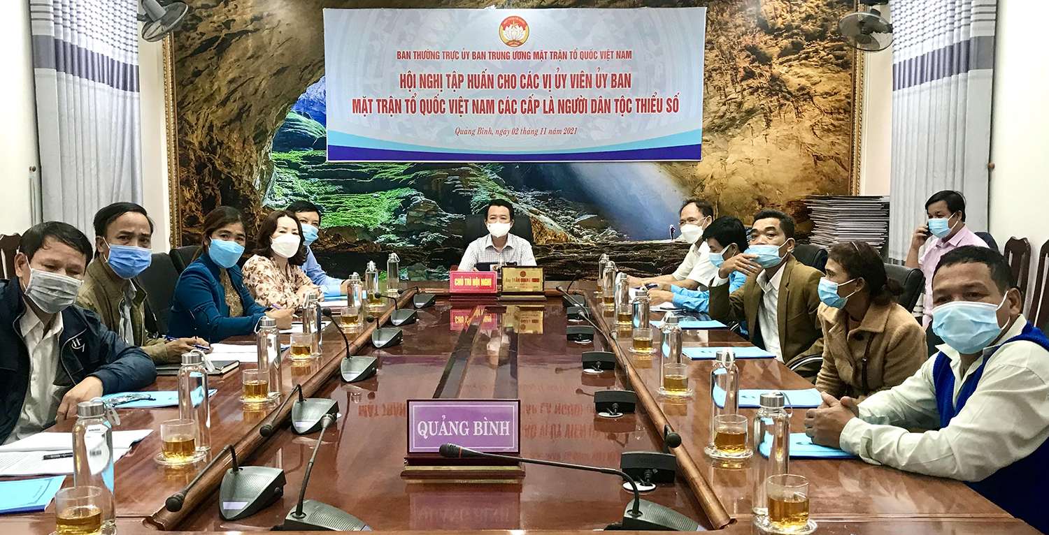 Bồi dưỡng kiến thức cho cán bộ mặt trận là người DTTS