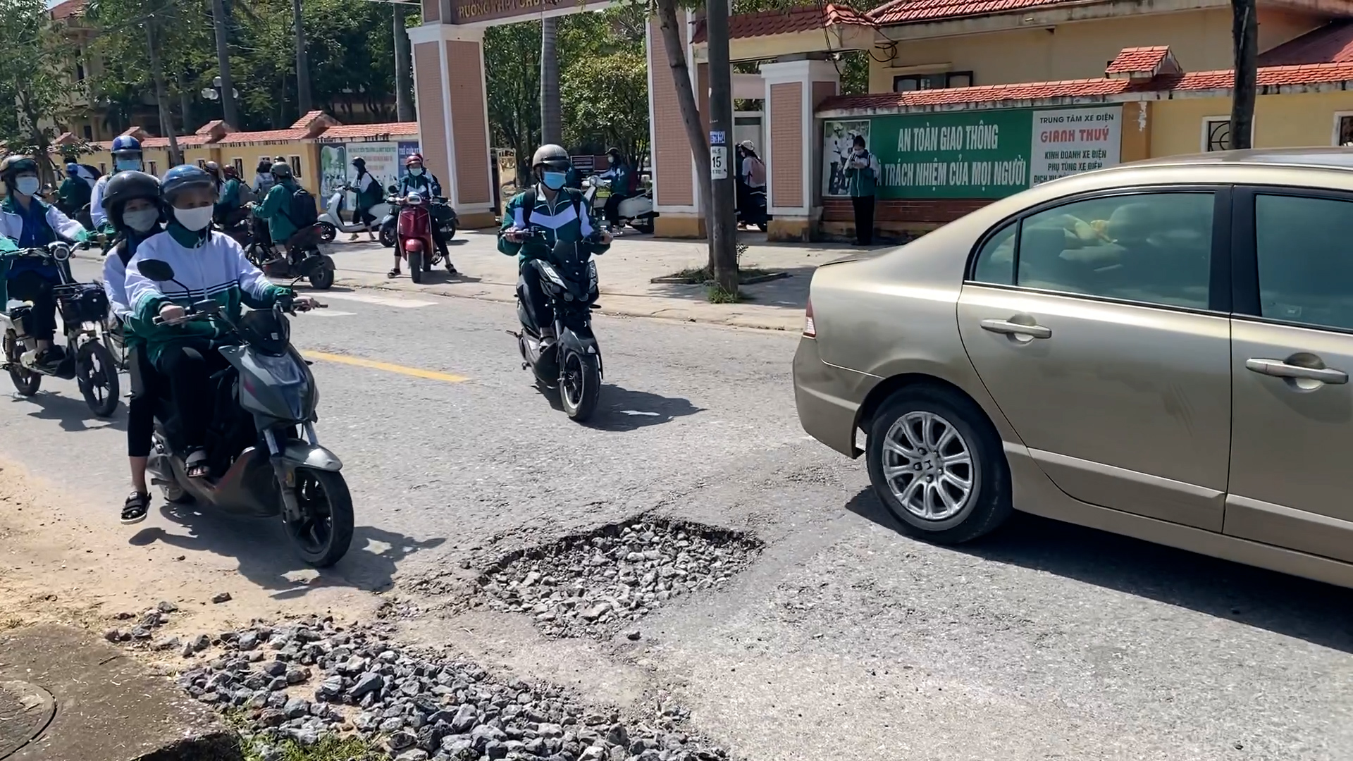 Những "cái bẫy" trên đường
