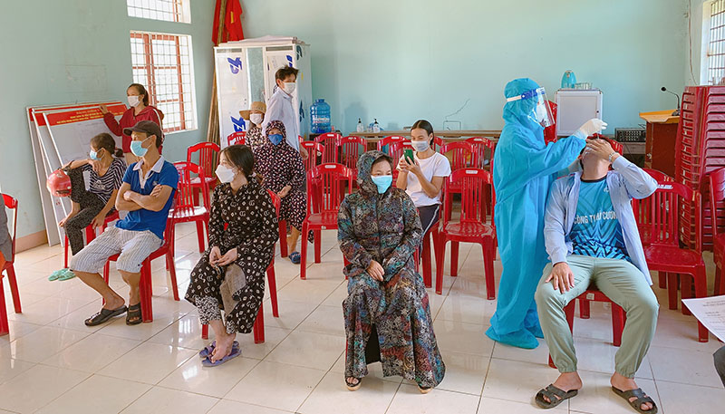 Phát hiện chùm ca bệnh với 20 ca mắc Covid-19, Minh Hóa khẩn trương khoanh vùng, dập dịch