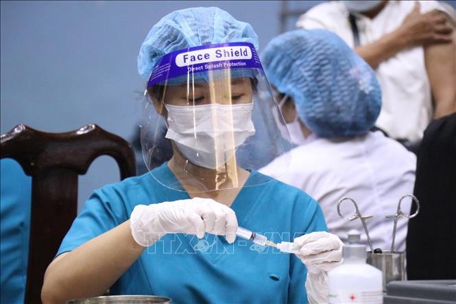 Bộ Y tế yêu cầu đẩy nhanh tiến độ tiêm vaccine phòng COVID-19