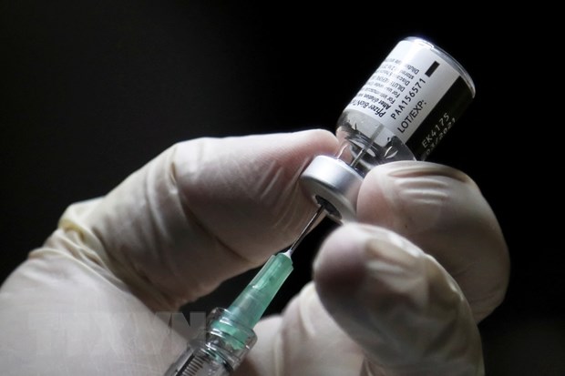 Hiệu quả bảo vệ của vaccine Pfizer ở thiếu niên kéo dài nhiều tháng