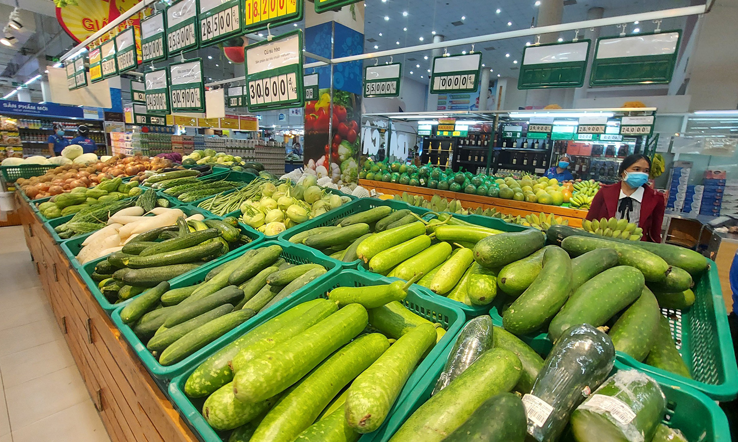 Nông sản địa phương gập ghềnh đường vào siêu thị