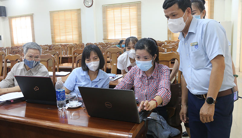 Linh động truyền thông chính sách BHXH để thực hiện "nhiệm vụ kép"