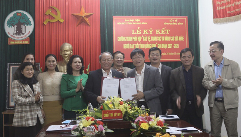 Ký kết Chương trình phối hợp "Bảo vệ chăm sóc sức khỏe người cao tuổi" giai đoạn 2021-2026