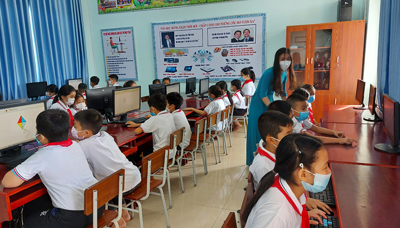 Tích cực thi đua "Dạy tốt-Học tốt"