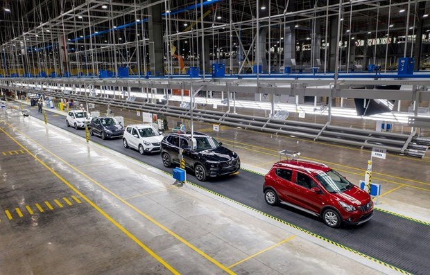 Giảm 50% lệ phí trước bạ, giá xe "nội" lăn bánh giảm đến 300 triệu