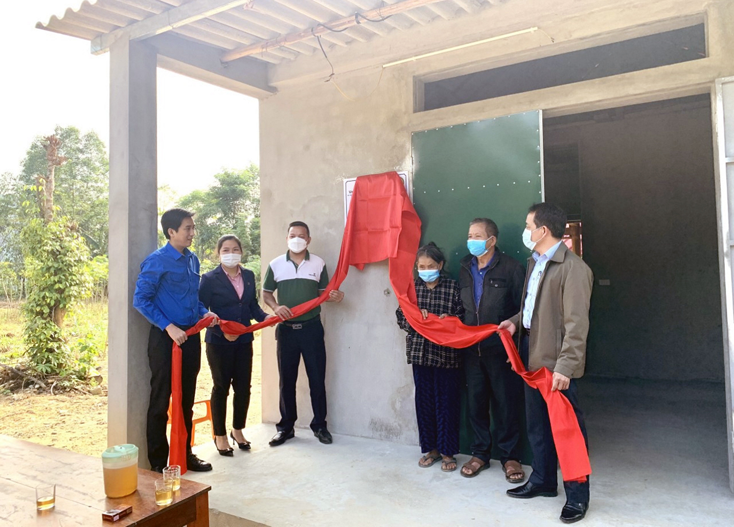 Bàn giao nhà nhân ái cho cựu thanh niên xung phong