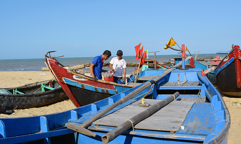 Ngư dân gặp khó trước mùa biển động