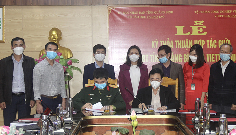 Ký kết thoả thuận hợp tác về chuyển đổi số giai đoạn 2021-2025