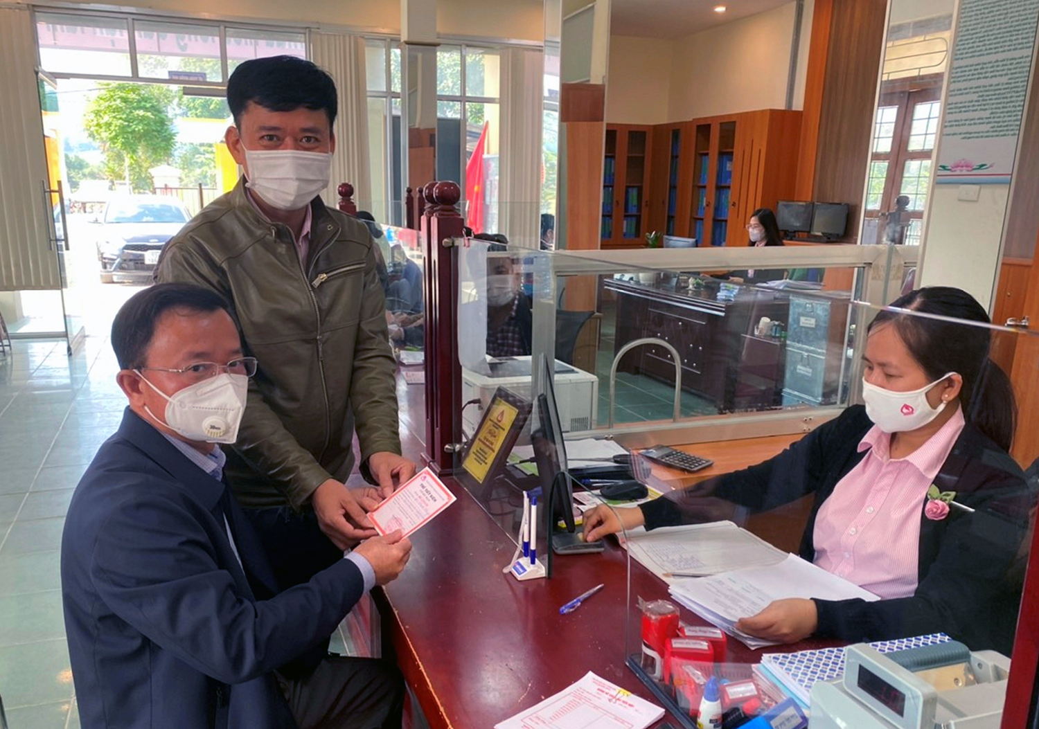 Huy động hơn 19,2 tỷ đồng "Gửi tiền tiết kiệm chung tay vì người nghèo"