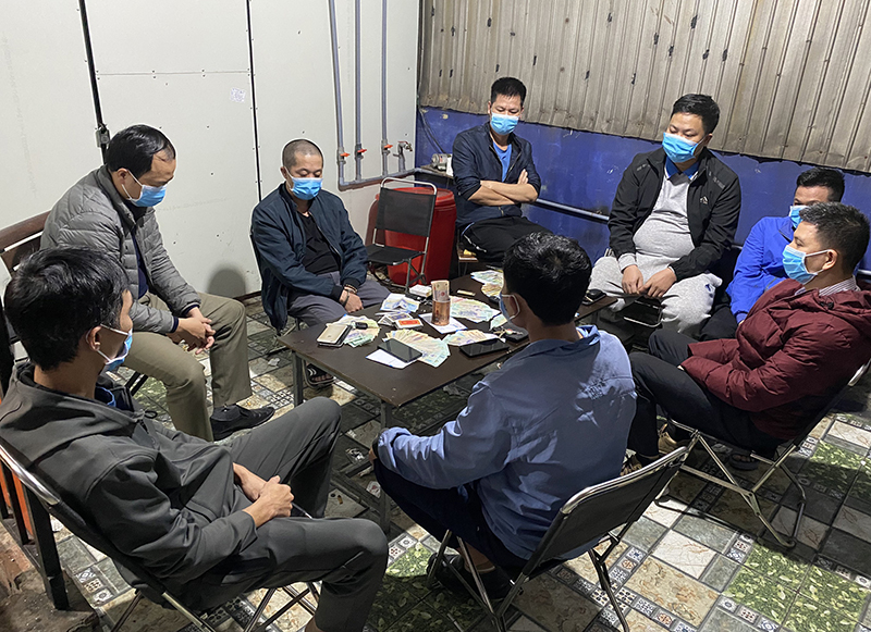 Công an TP. Đồng Hới bắt 2 tụ điểm đánh bạc