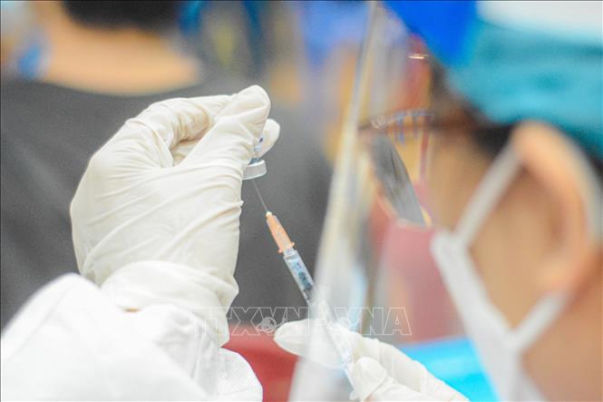 Bộ Y tế hướng dẫn tiêm vaccine phòng COVID-19 liều cơ bản và nhắc lại