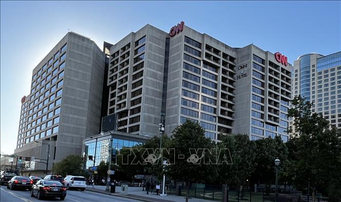 Hãng CNN hạn chế nhân viên đến văn phòng do số ca mắc COVID-19 tăng mạnh