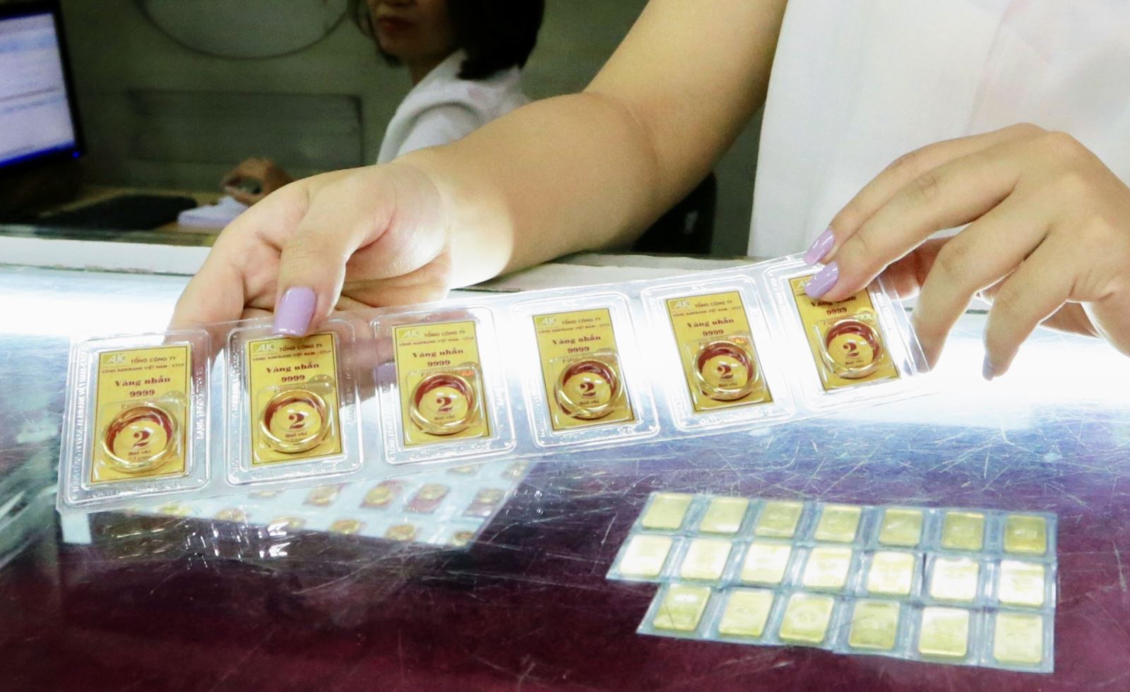 Giá vàng sáng 23-12 tăng 200.000 đồng/lượng