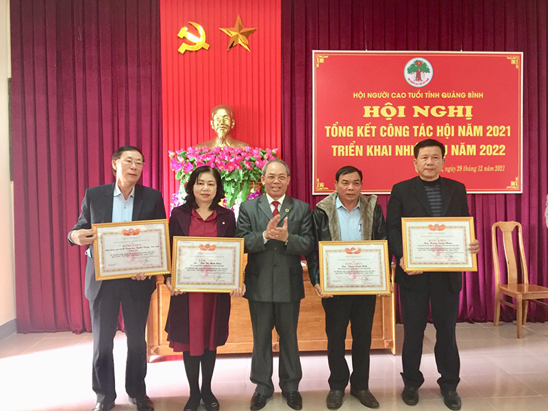17.090 người cao tuổi có hoàn cảnh đặc biệt khó khăn được trợ cấp xã hội