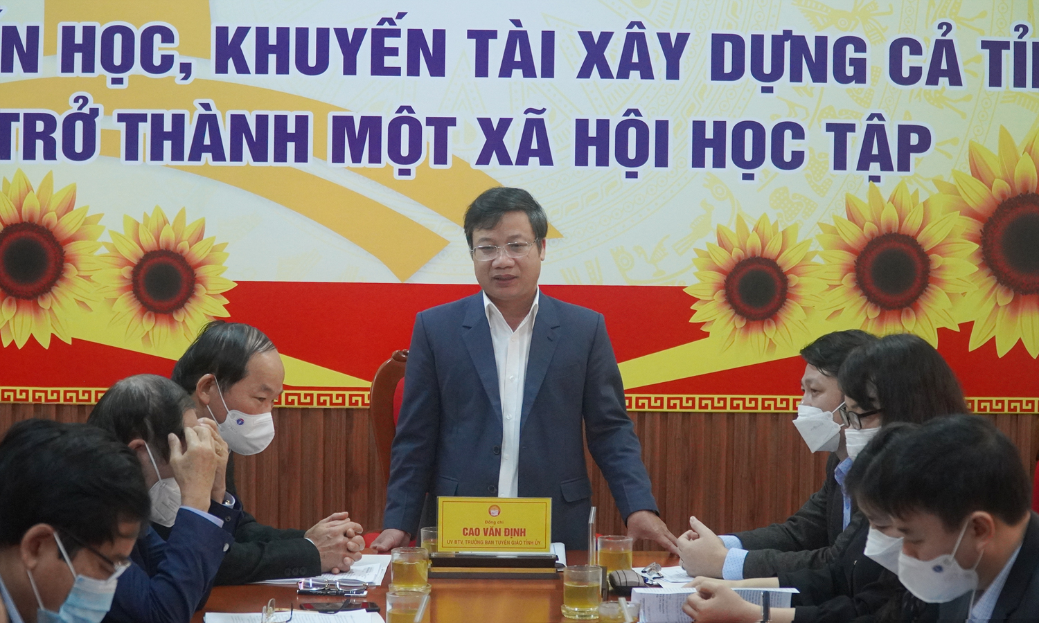 Đồng chí Trưởng ban Tuyên giáo Tỉnh ủy làm việc với Hội Khuyến học tỉnh