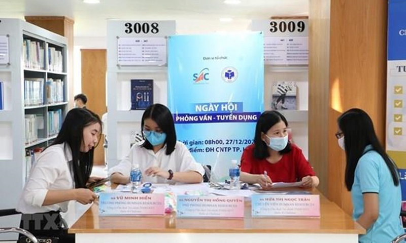 Cả nước có hơn 1,4 triệu người thất nghiệp trong năm 2021 vì COVID-19