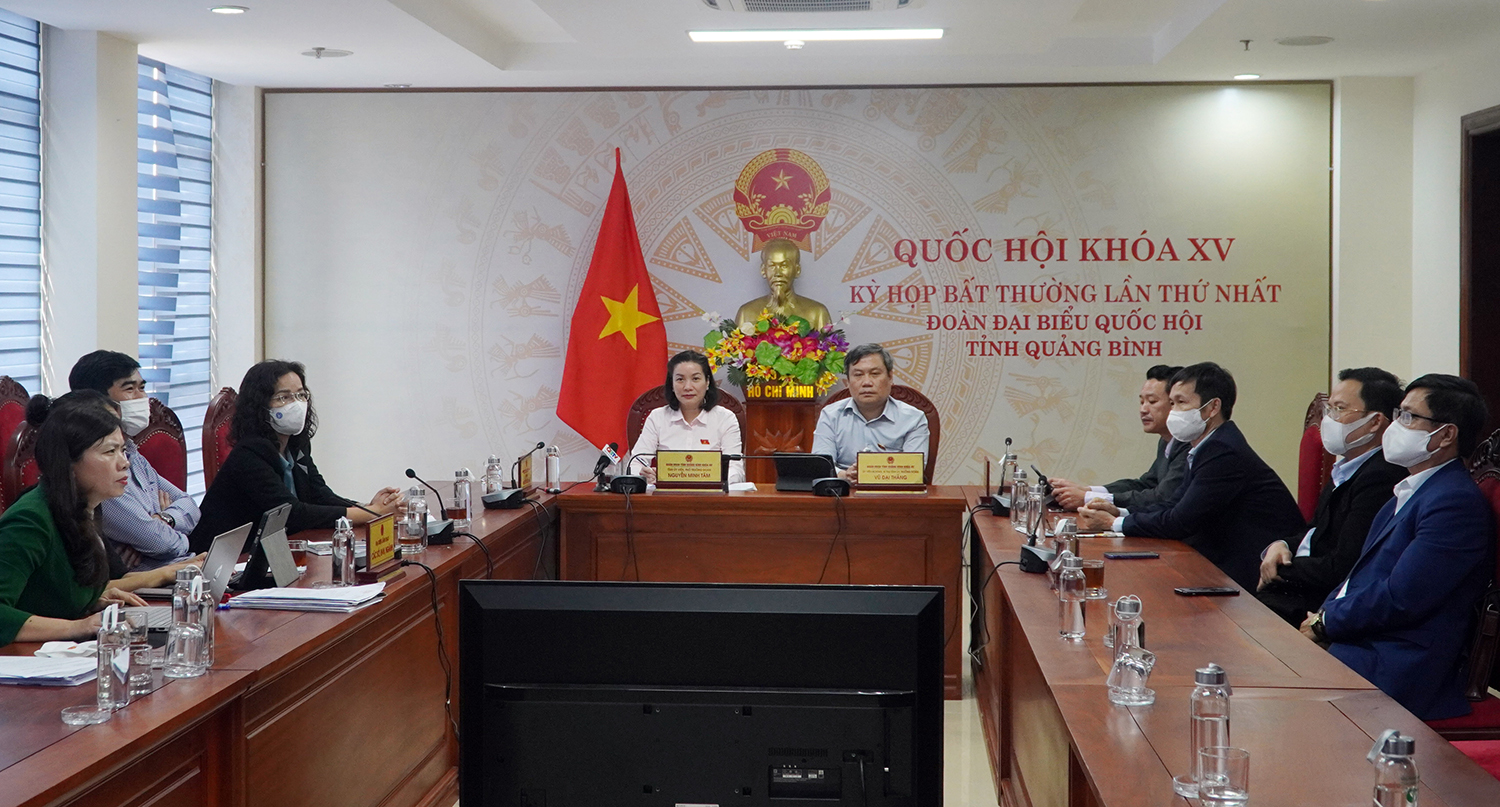 Đoàn ĐBQH tỉnh: Thảo luận về dự án Luật và chủ trương đầu tư đường bộ cao tốc Bắc-Nam