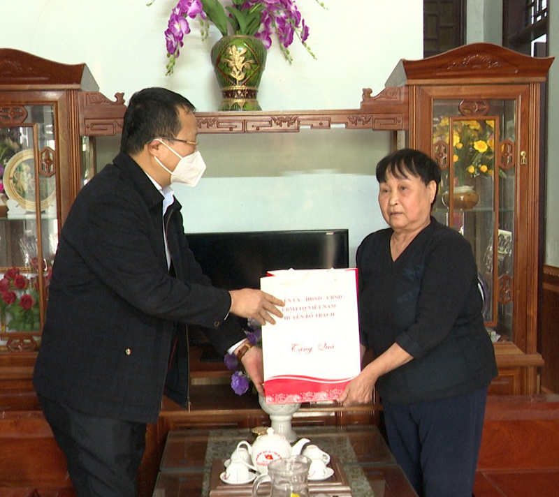 Chăm lo Tết cho người nghèo, gia đình chính sách