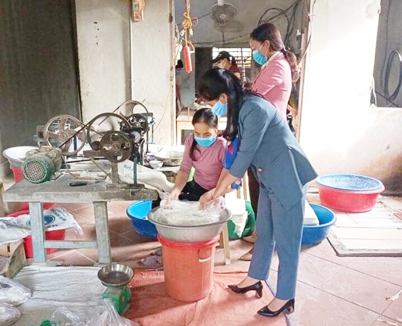 Làm giàu từ nghề sản xuất mỳ gạo