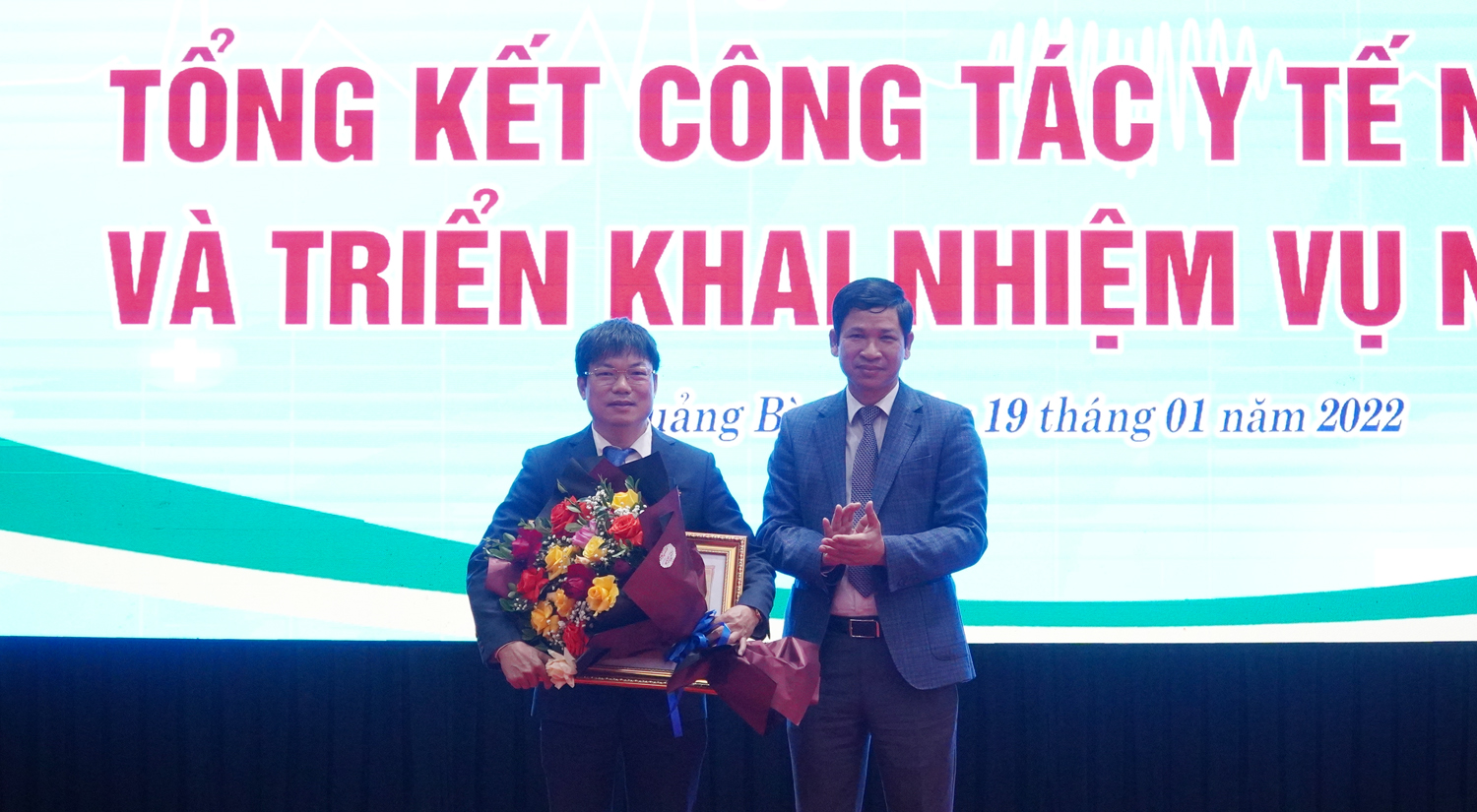 4 bác sỹ được tặng danh hiệu Thầy thuốc Nhân dân và Thầy thuốc Ưu tú