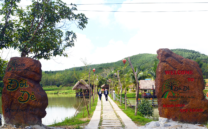 Du lịch "Làng một đêm"
