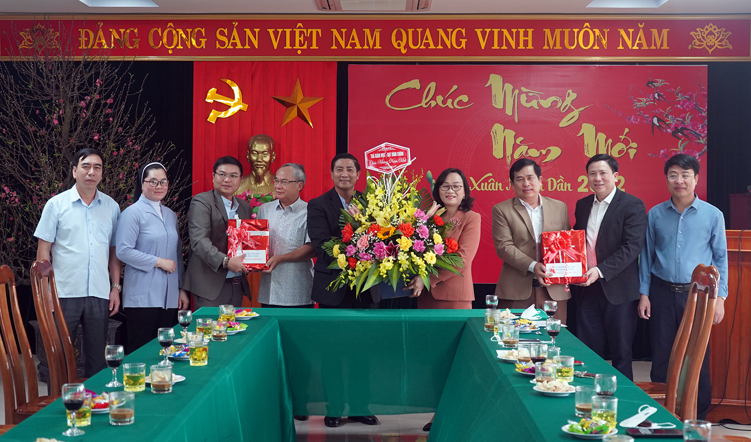 Tòa Giám mục Giáo phận Hà Tĩnh chúc Tết huyện Quảng Trạch