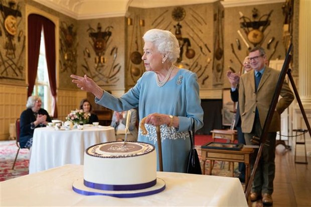 Nữ hoàng Anh Elizabeth II mở màn Đại lễ Bạch kim kỷ niệm 70 năm trị vì
