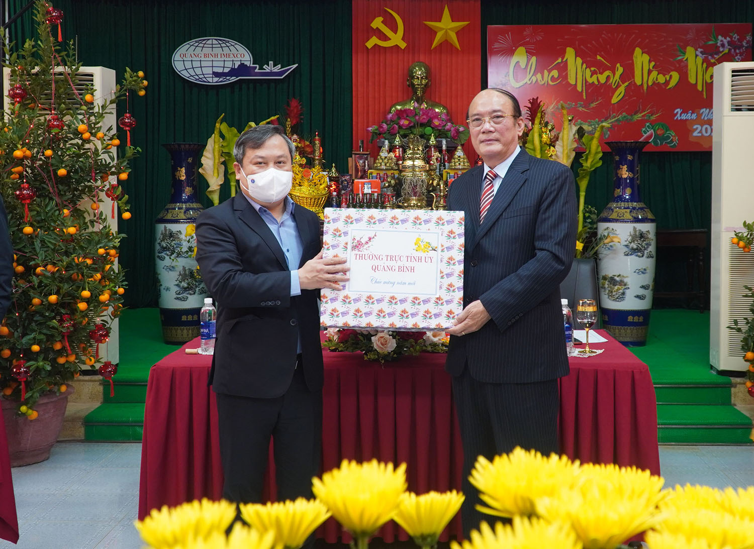 Nâng cao hiệu quả sản xuất kinh doanh gắn với xây dựng tổ chức cơ sở Đảng vững mạnh
