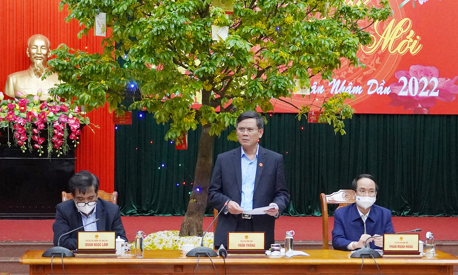 Bám sát tình hình, khẩn trương thực hiện các nhiệm vụ kinh tế-xã hội