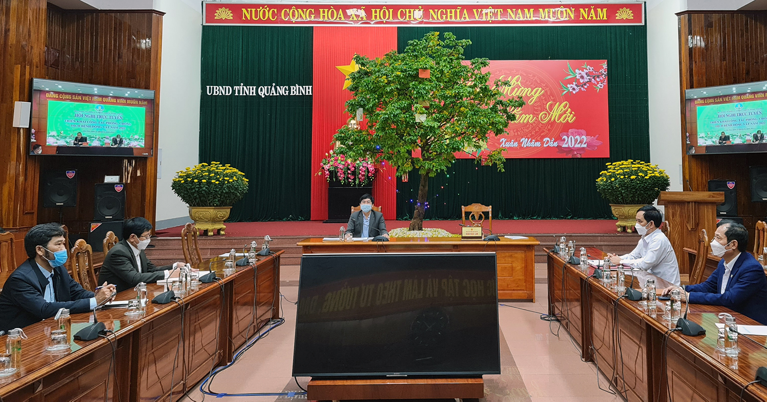Khẩn trương tổ chức tiêm phòng vắc-xin cho đàn vật nuôi