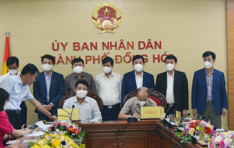 Đẩy mạnh các phong trào thi đua phát triển kinh tế-xã hội