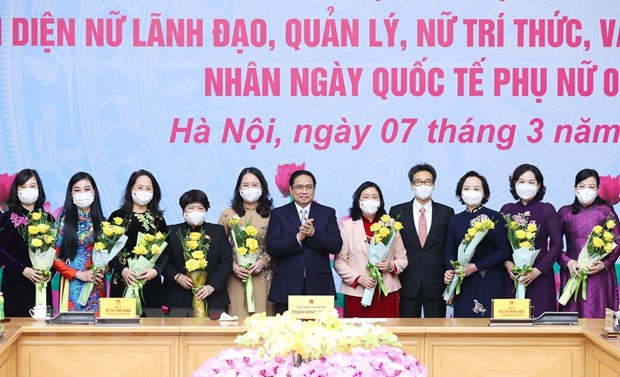 Thủ tướng gặp gỡ phụ nữ tiêu biểu nhân ngày Quốc tế phụ nữ 8/3