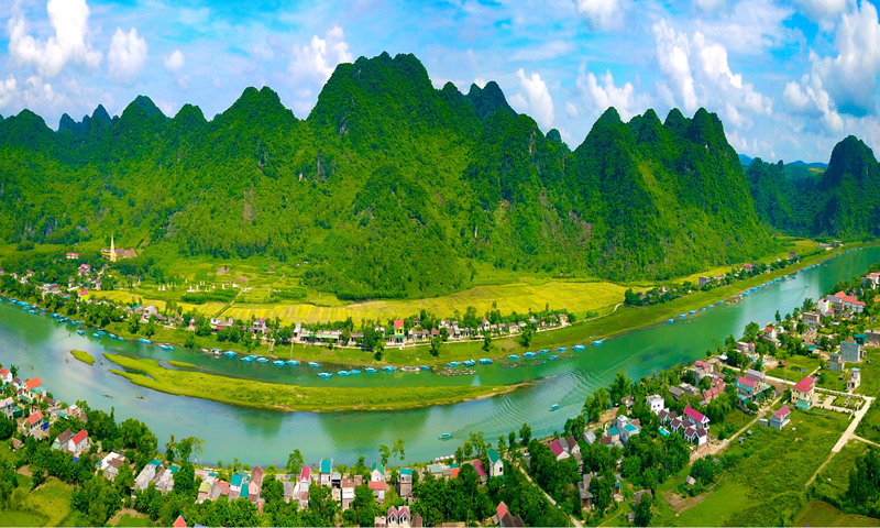 Quảng Bình muôn vẻ