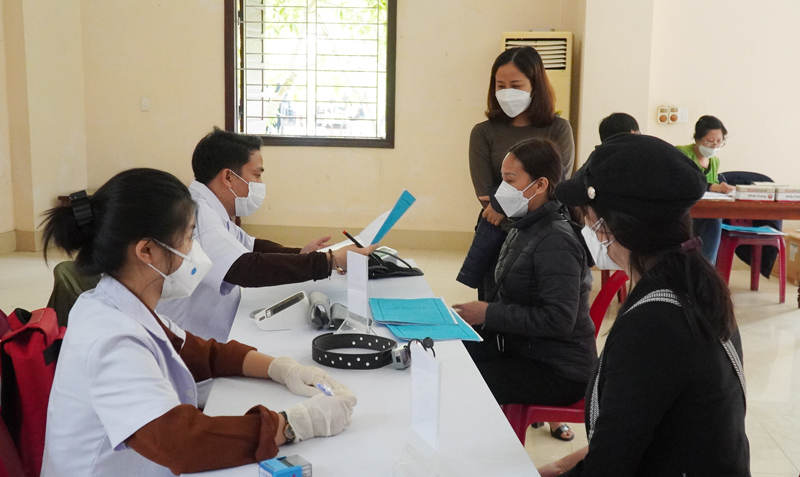 Khám phát hiện chủ động bệnh lao cho công nhân và người lao động