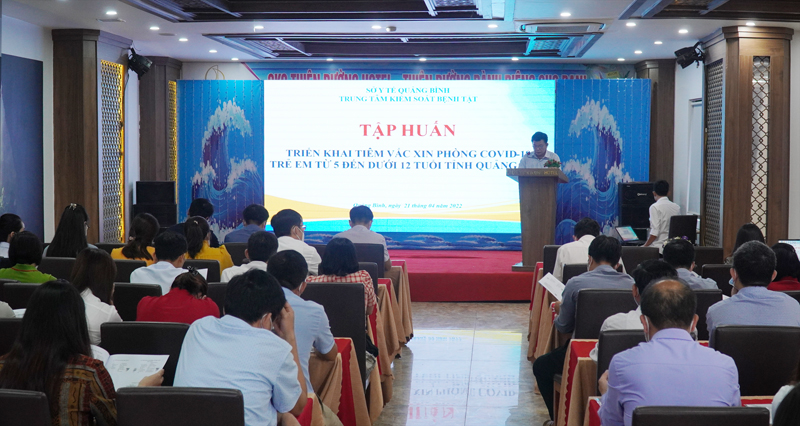 Tập huấn tiêm vắc xin phòng Covid-19 trẻ em từ 5 đến dưới 12 tuổi