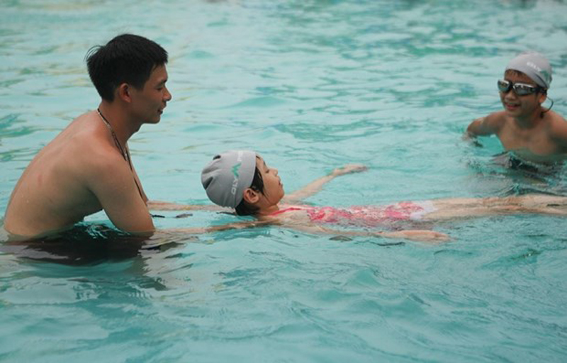 Dạy kỹ năng phòng chống đuối nước cho học sinh trước khi nghỉ hè