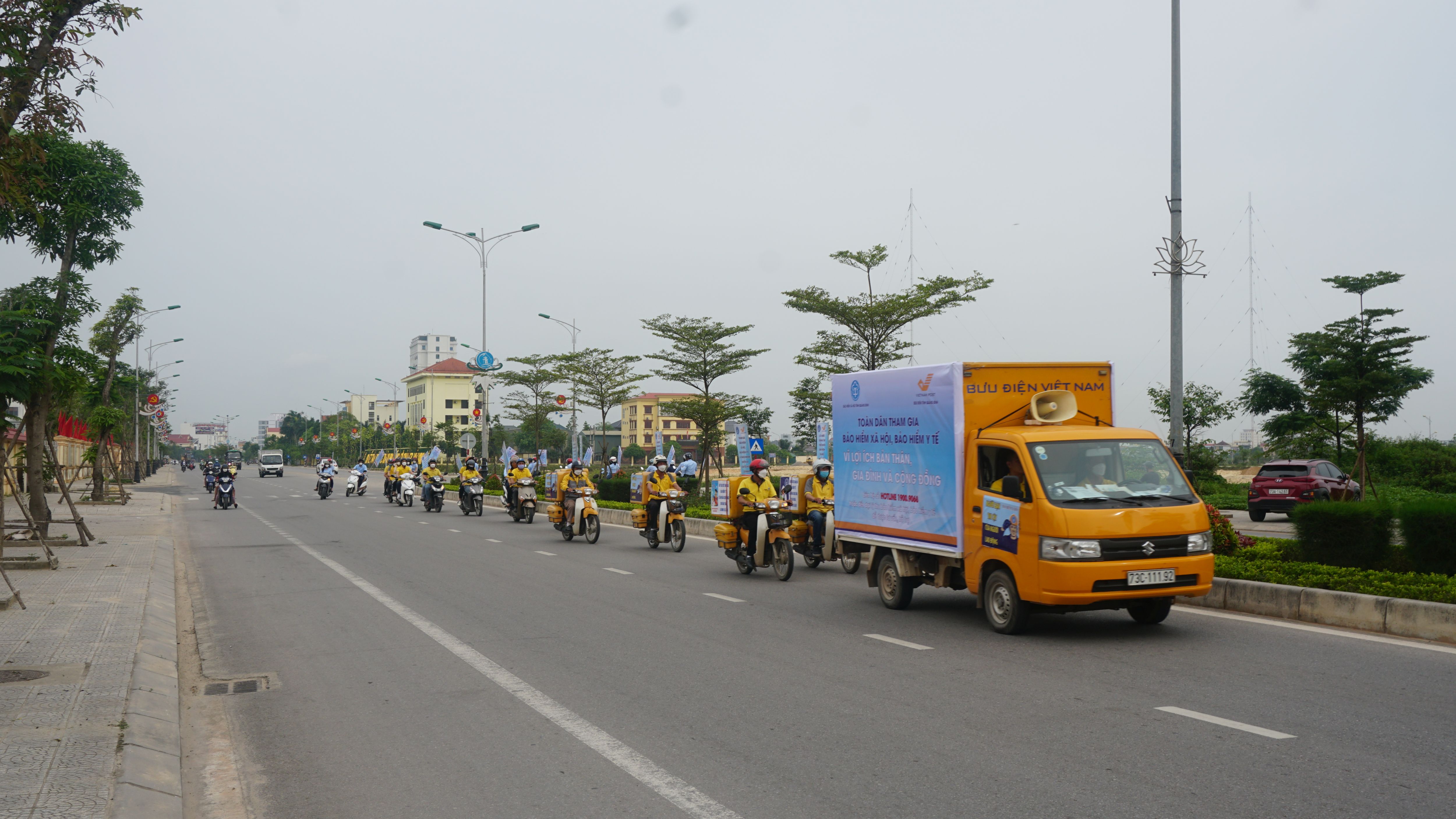 Ra quân hưởng ứng Tháng vận động triển khai BHXH toàn dân
