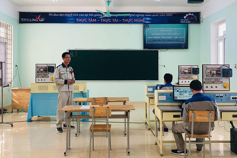 Nâng cao năng lực chuyên môn cho đội ngũ giáo viên giáo dục nghề nghiệp
