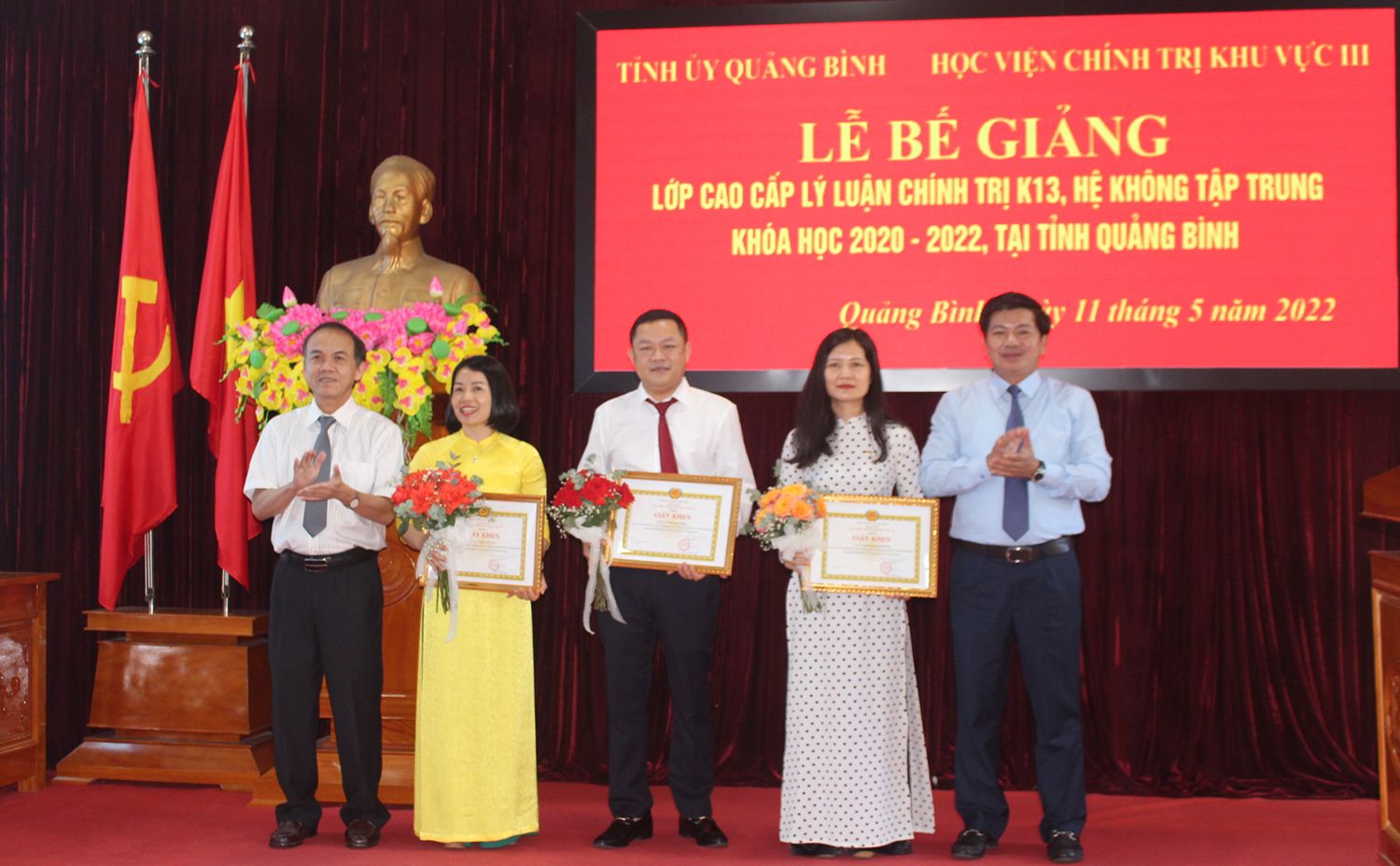 Bế giảng lớp Cao cấp lý luận chính trị K13