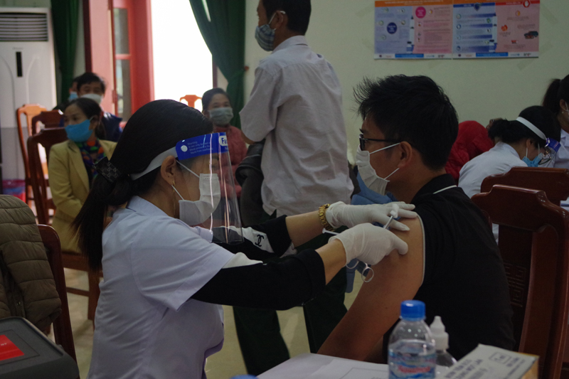Triển khai tiêm vắc xin phòng Covid-19 mũi nhắc lại lần 2 (mũi 4) năm 2022