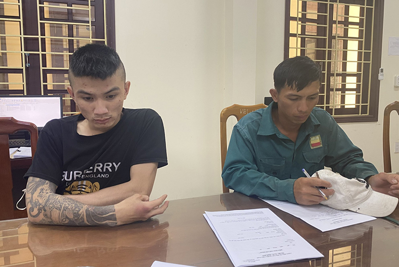 Bắt 2 đối tượng trộm chó